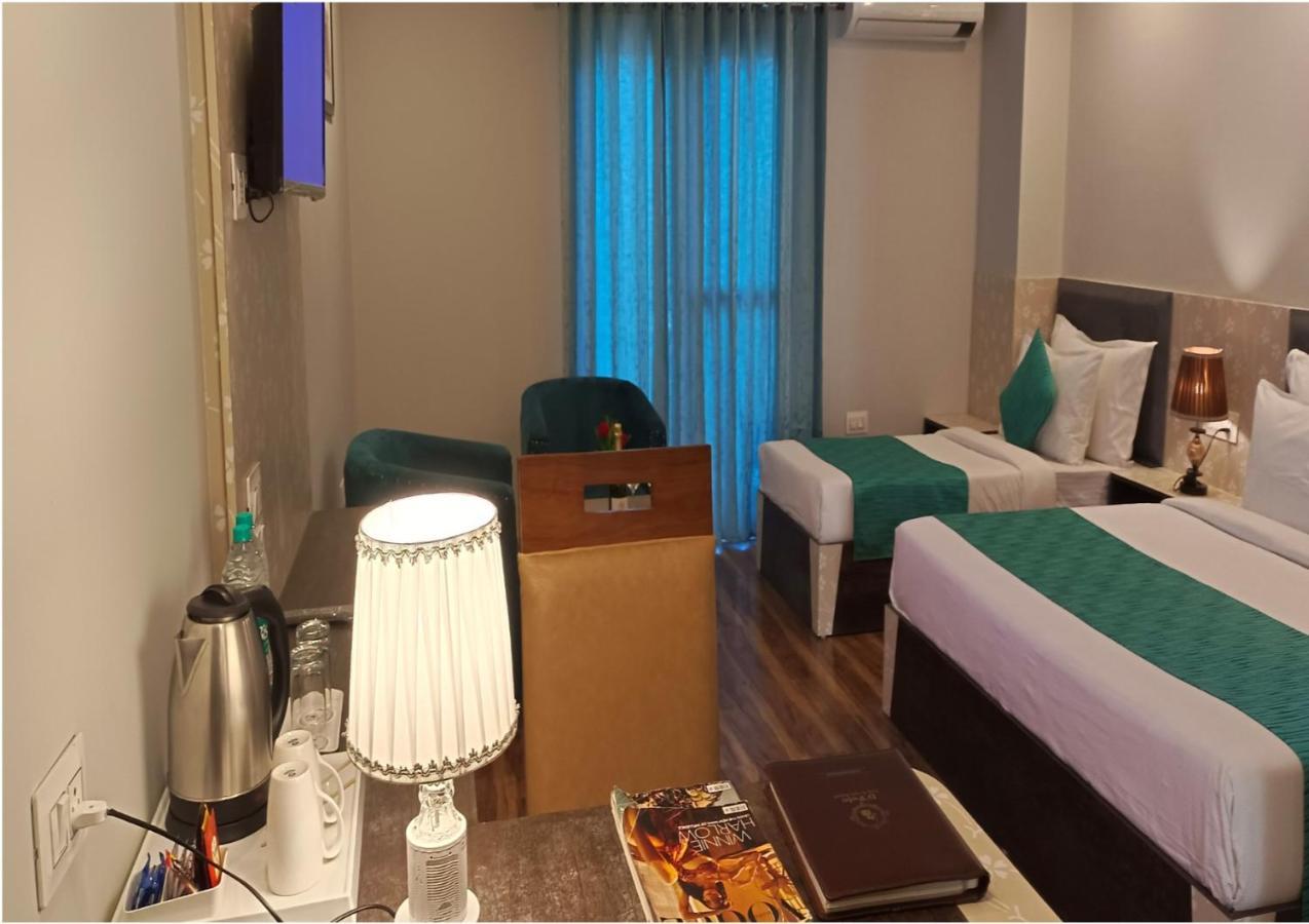 Hotel Square One By D'Polo دارامشالا المظهر الخارجي الصورة