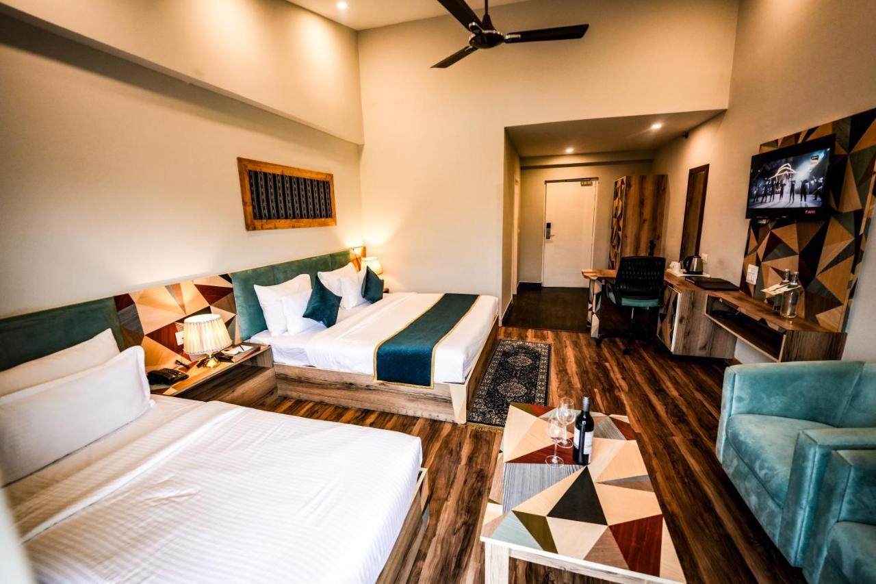 Hotel Square One By D'Polo دارامشالا المظهر الخارجي الصورة