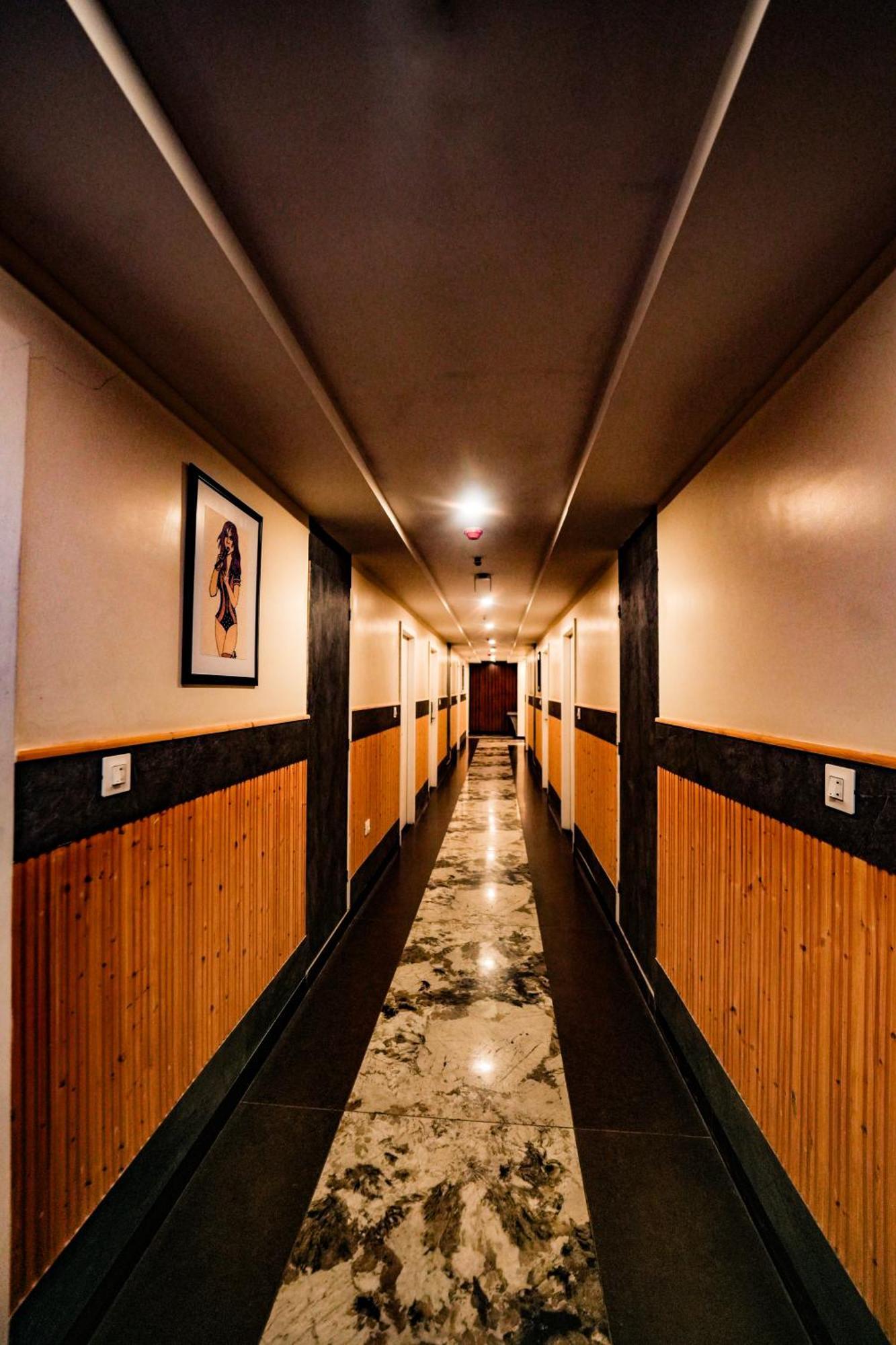 Hotel Square One By D'Polo دارامشالا المظهر الخارجي الصورة